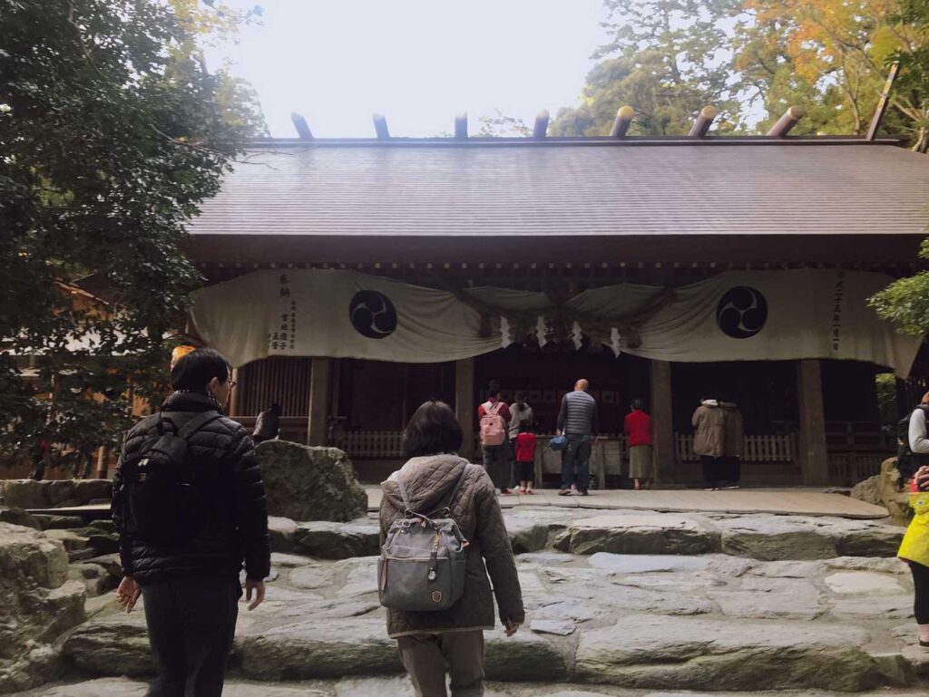 帰りも神社へ