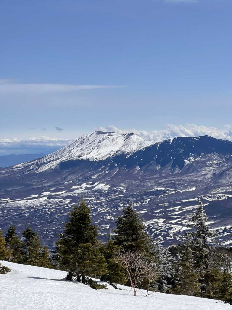 食べかけのガトーショコラみたいな浅間山