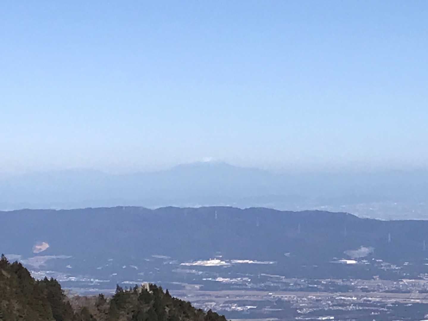 遠くに富士山?