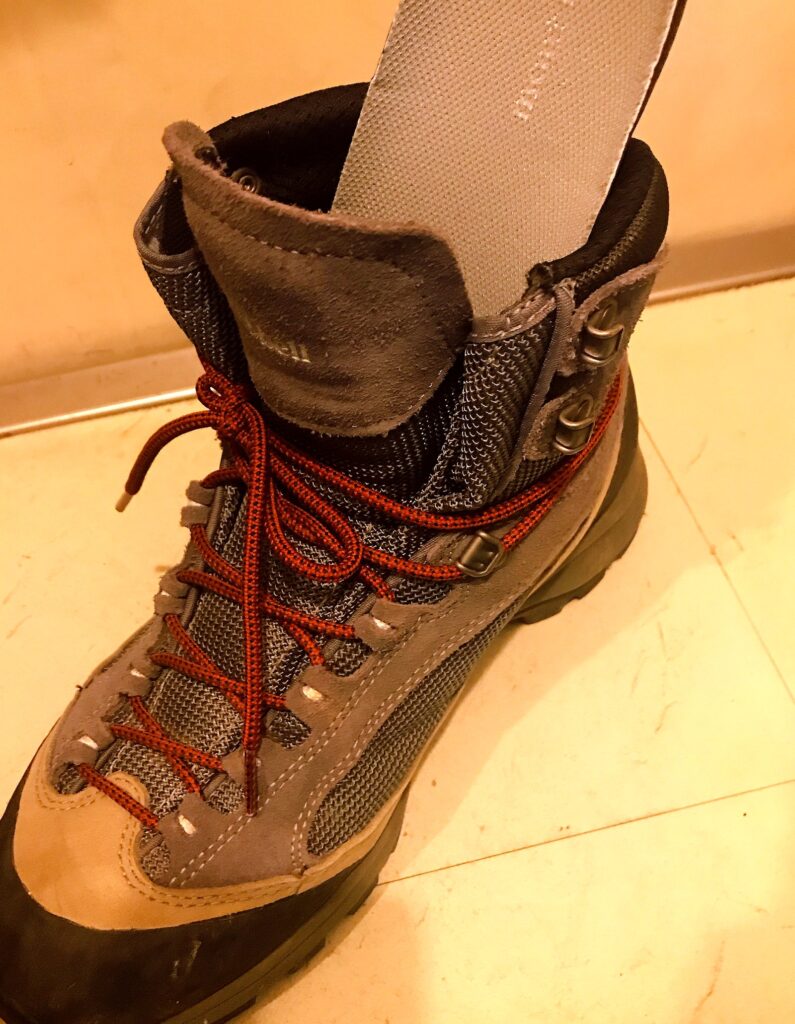 モンベル トレッキングシューズ|最初の1足