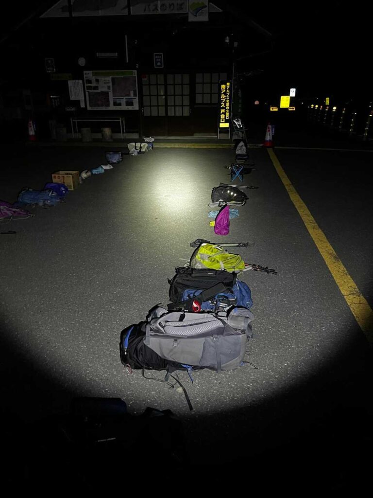 早朝の場所取りの様子