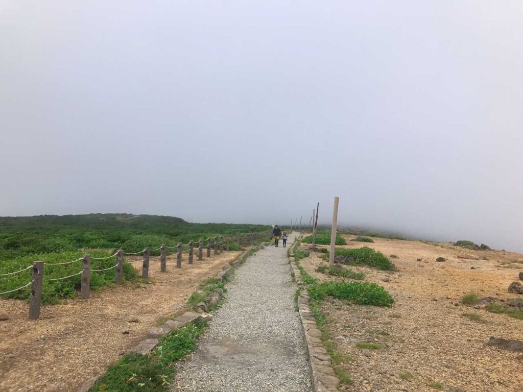 遠くは何も見えない