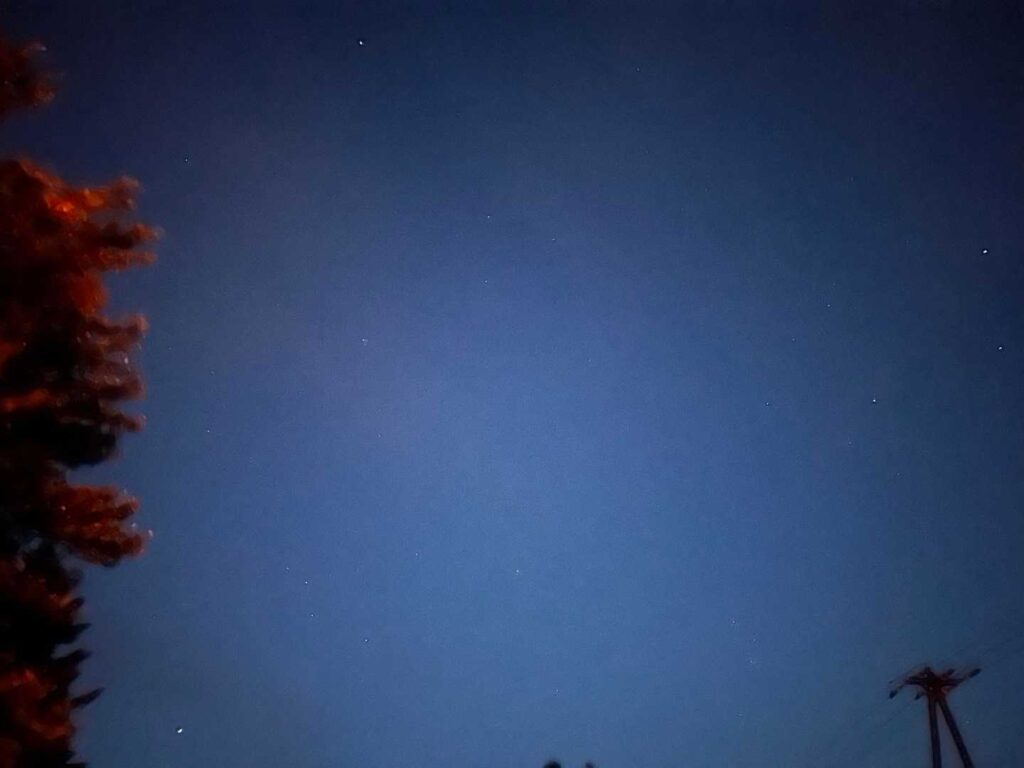 日の出前の星空