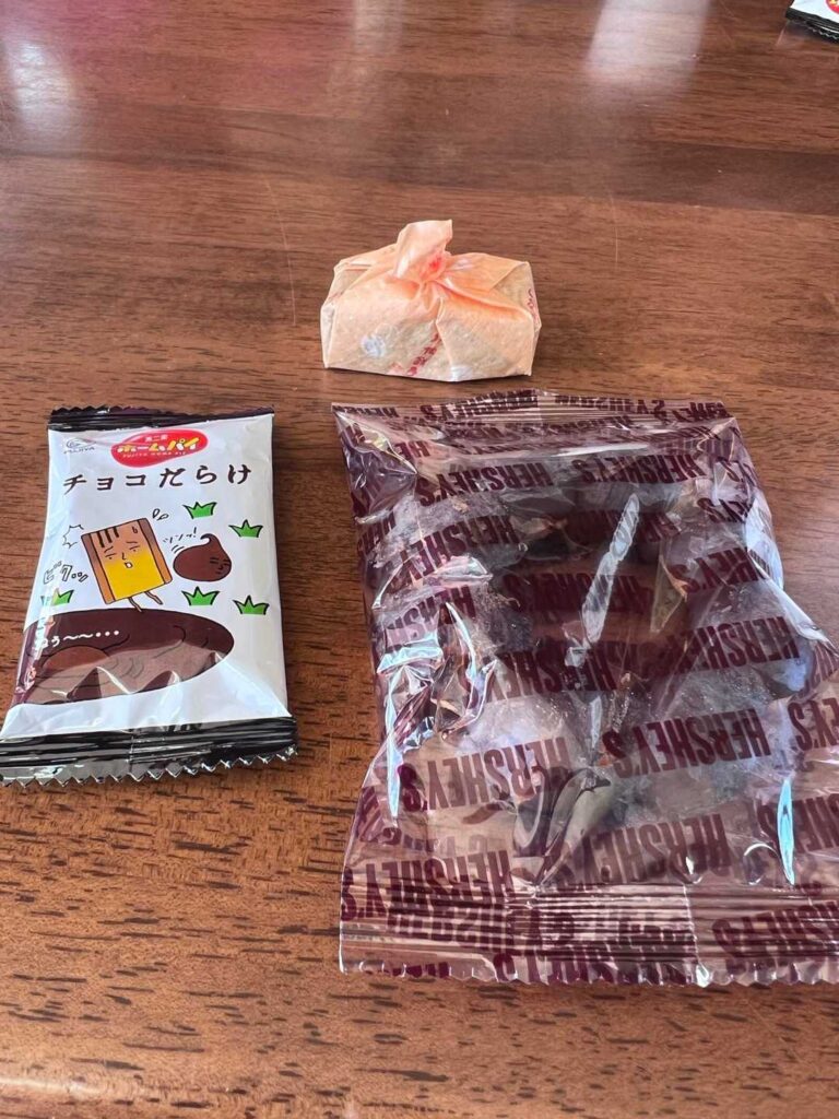 皆さんからのお菓子のお裾分け