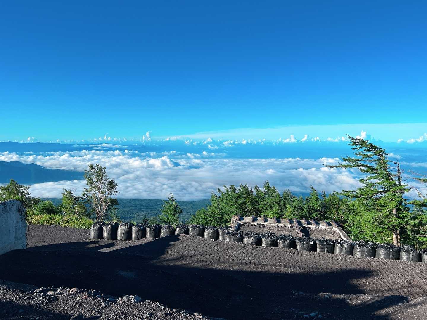 登山口からの雲海