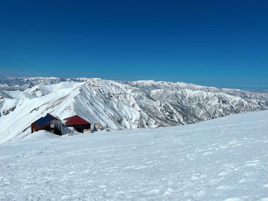 稜線からの景色を楽しむ