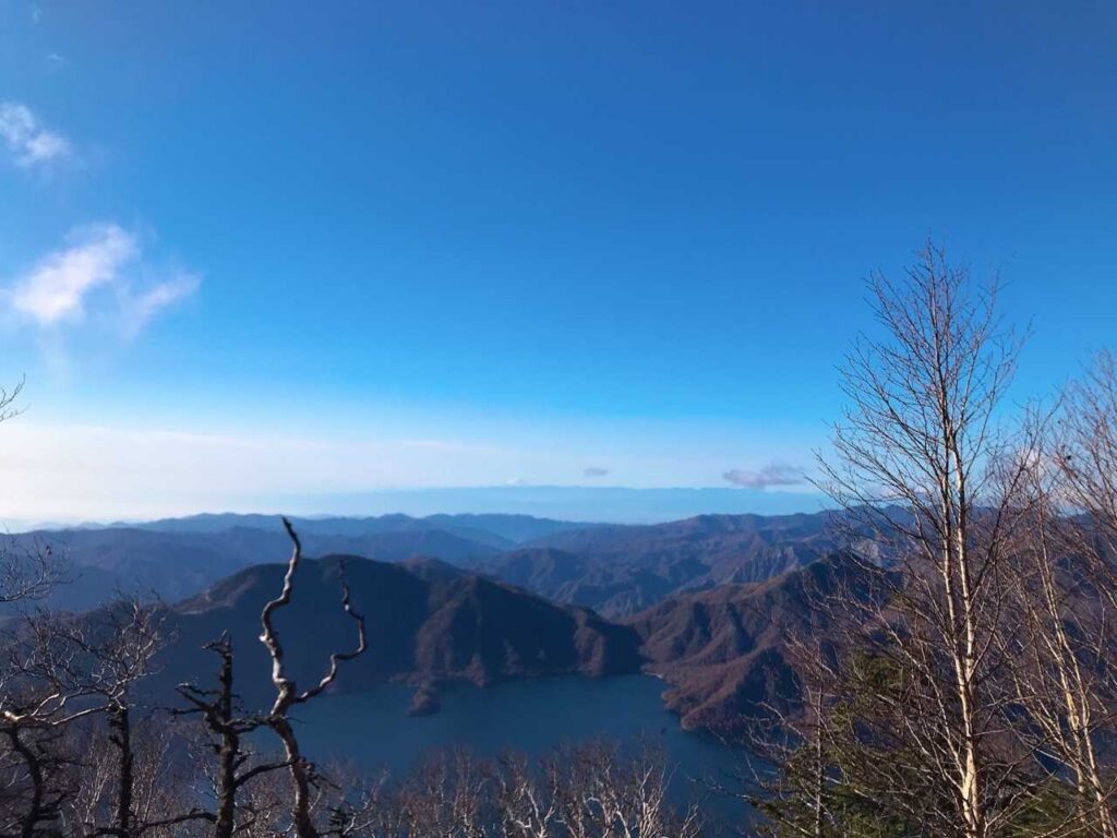 登るにつれて広がる景色