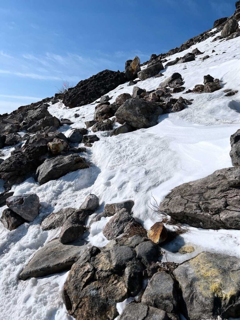 核心部の雪の急登