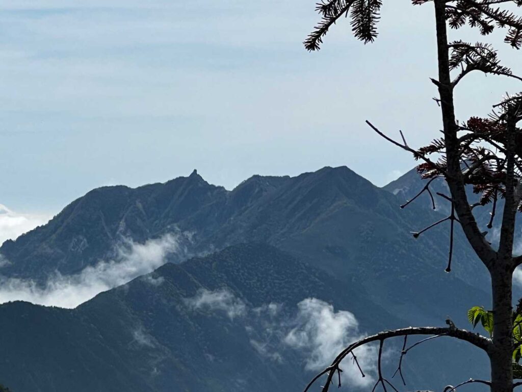鳳凰三山のオベリスク