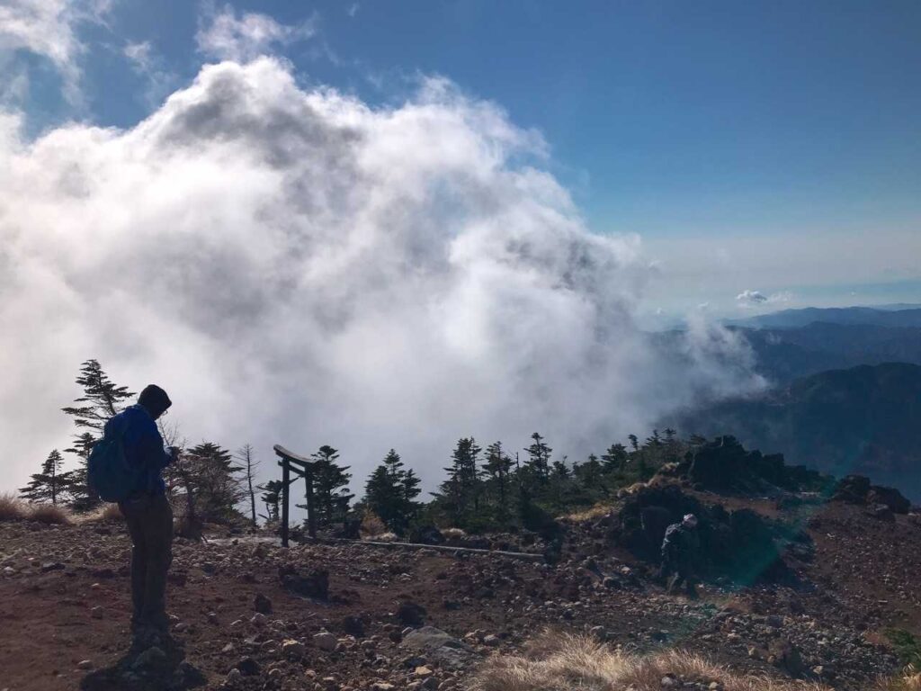 雲が上がってきた