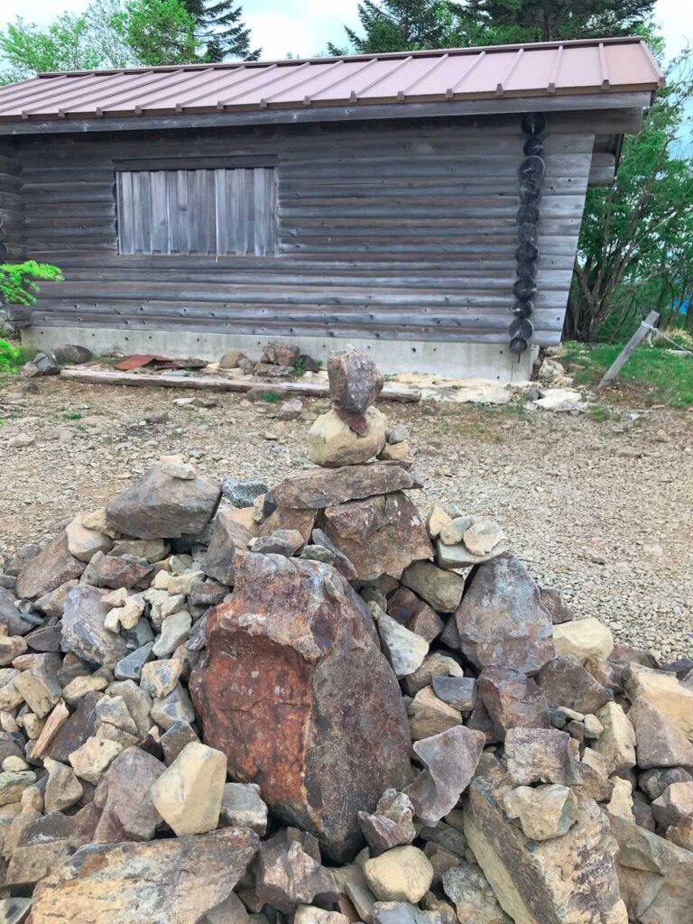 絶妙なバランスで積まれた石