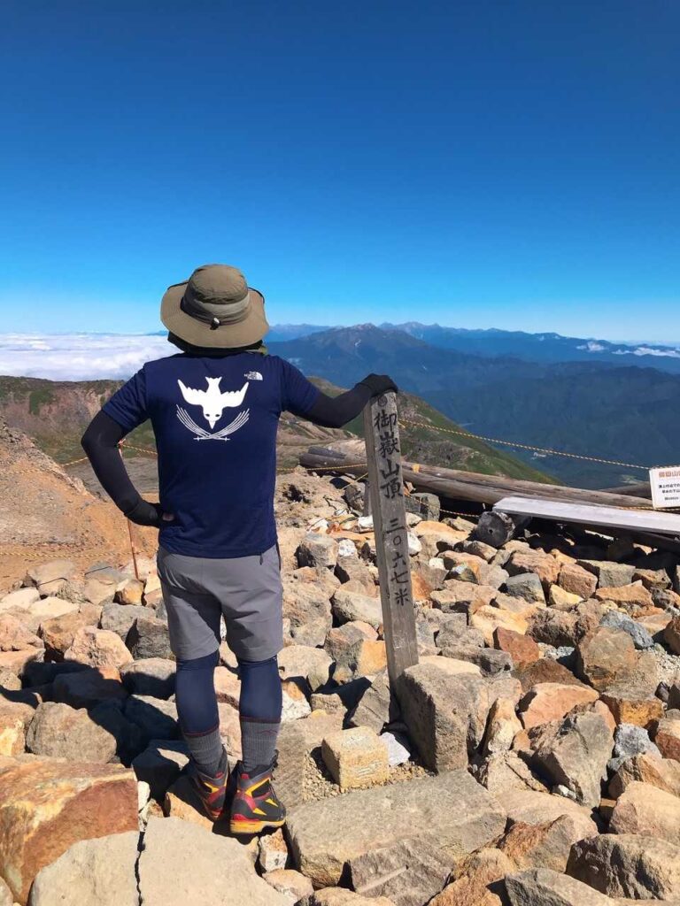 渋滞を越えて剣ヶ峰に到着