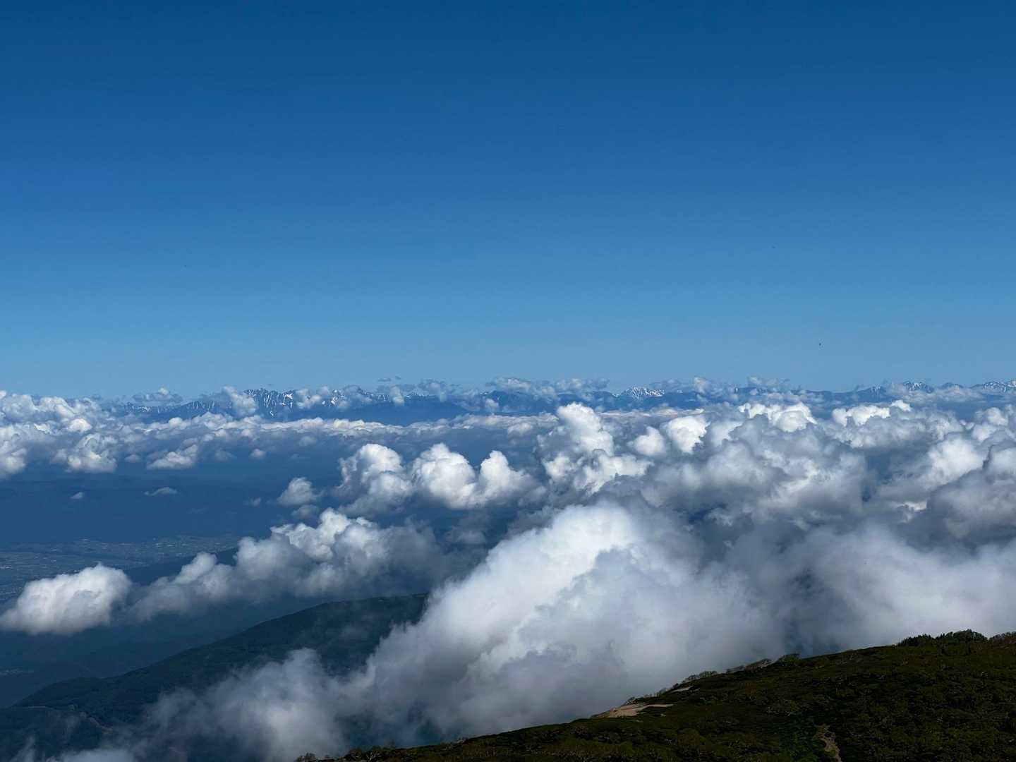 遠くに北アルプスの山々🗻
