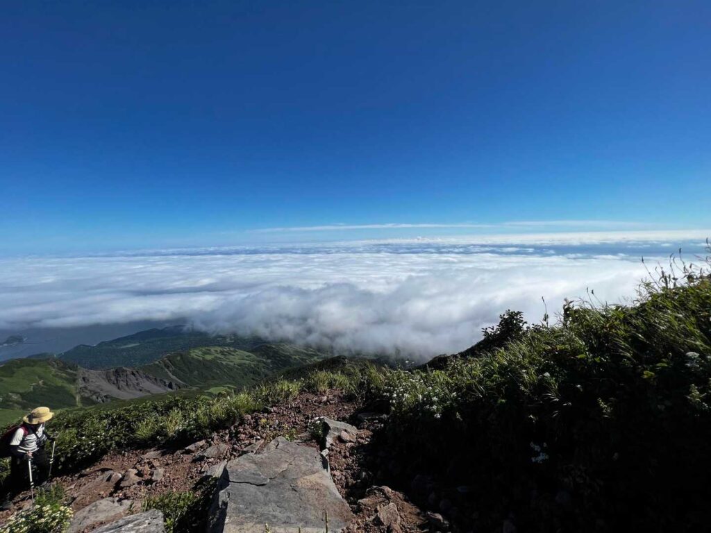 雲海が広がる
