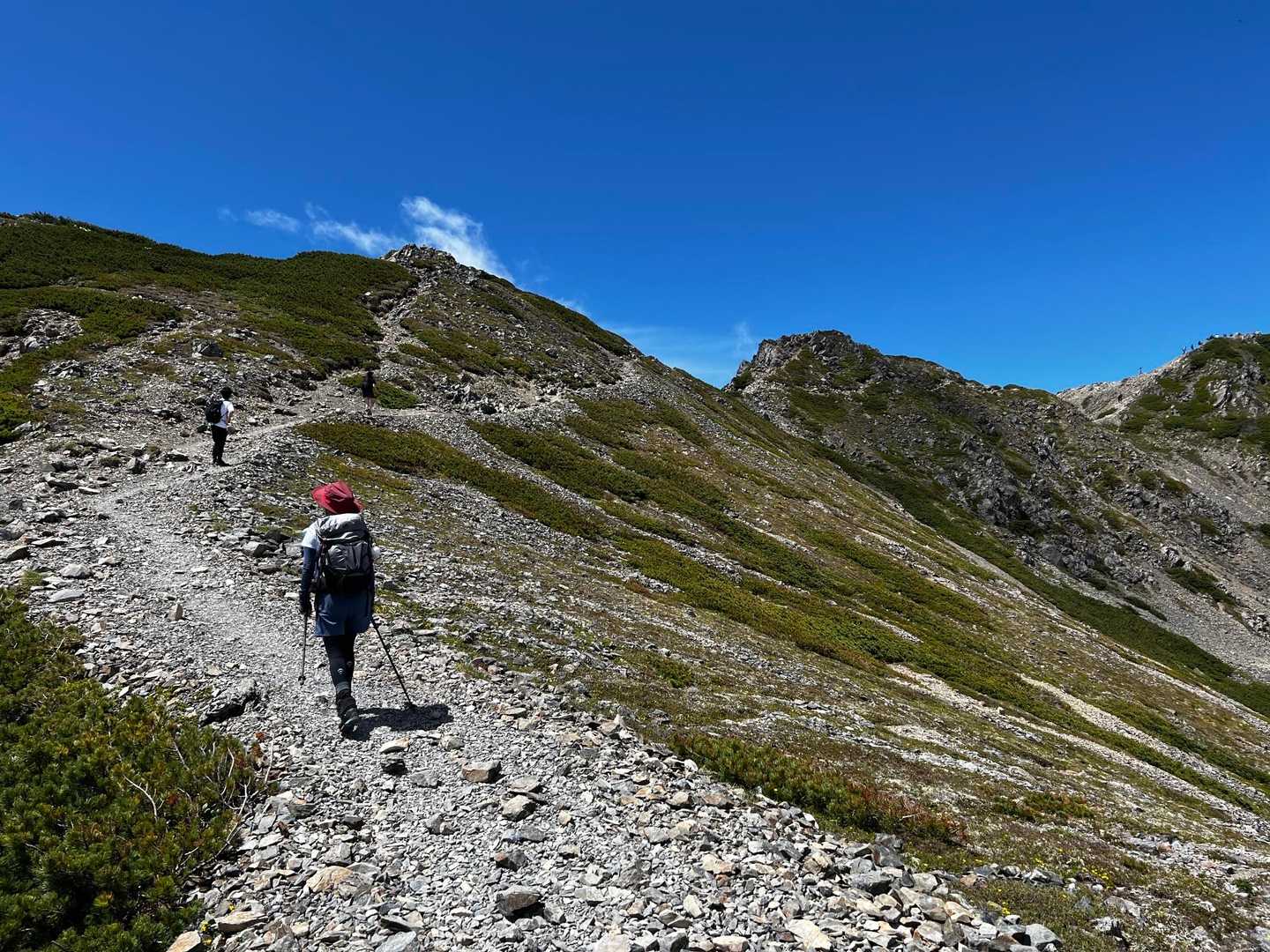 気持ちいい稜線歩き