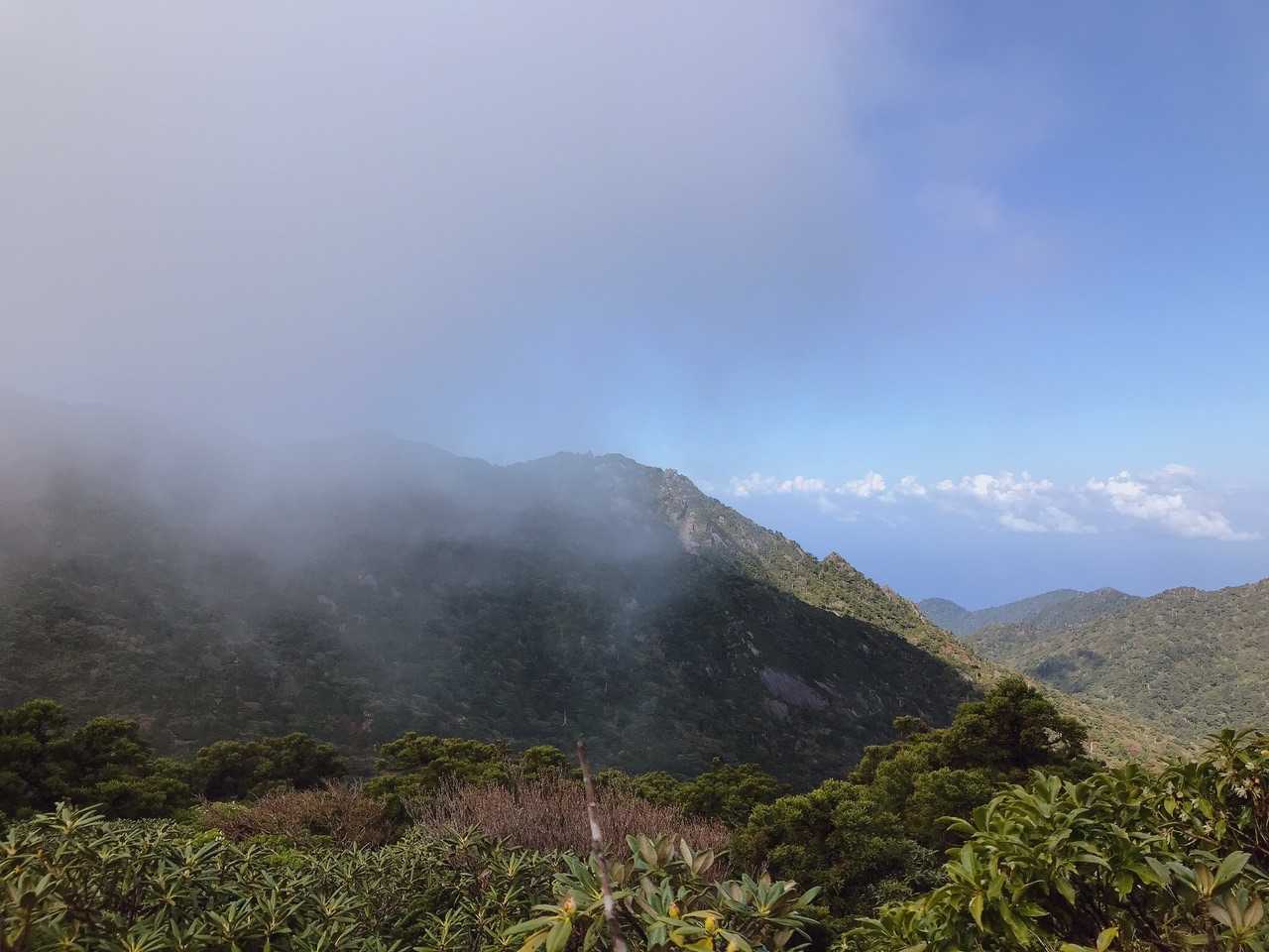 ガスと青空の境界