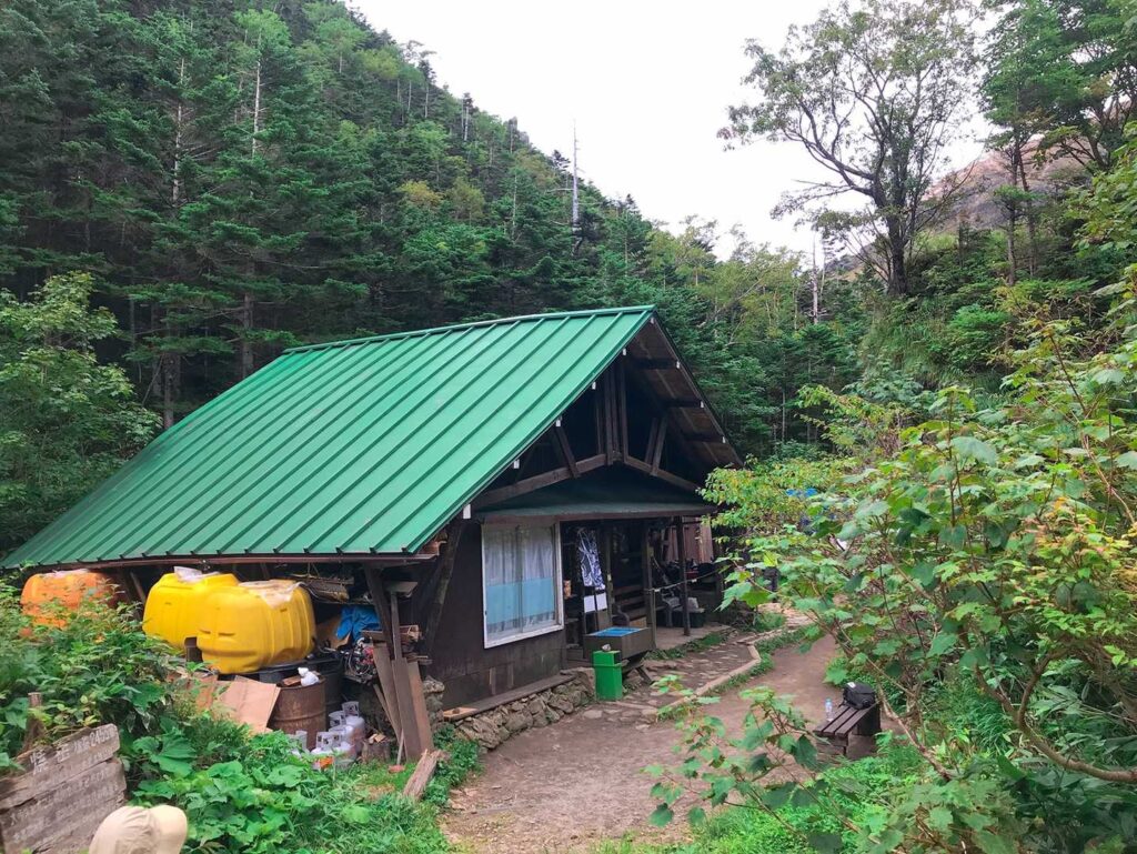 焼岳小屋に到着