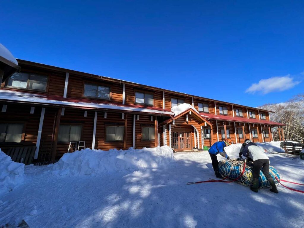 雲取山荘で山バッジを購入