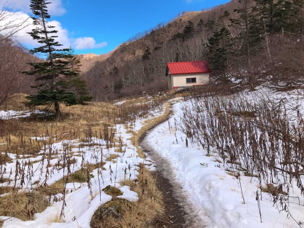 五色沼避難小屋