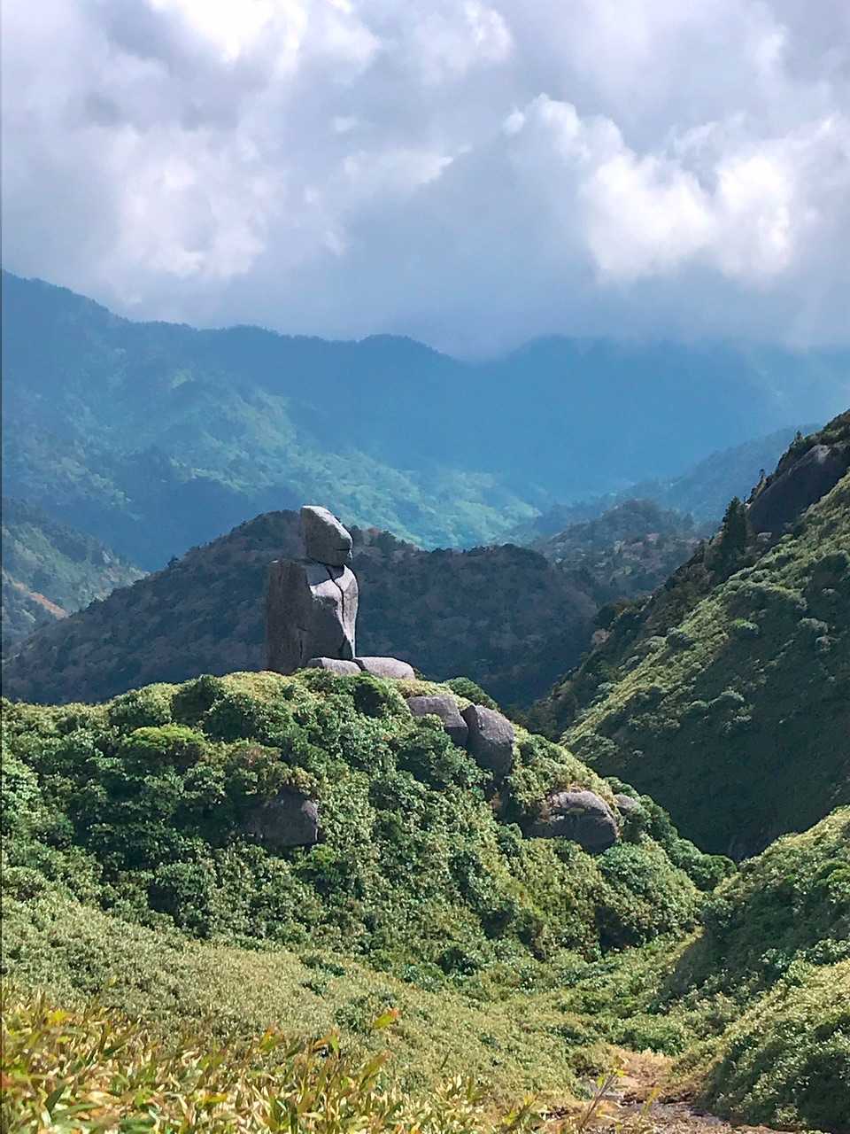 絶妙なバランスの岩