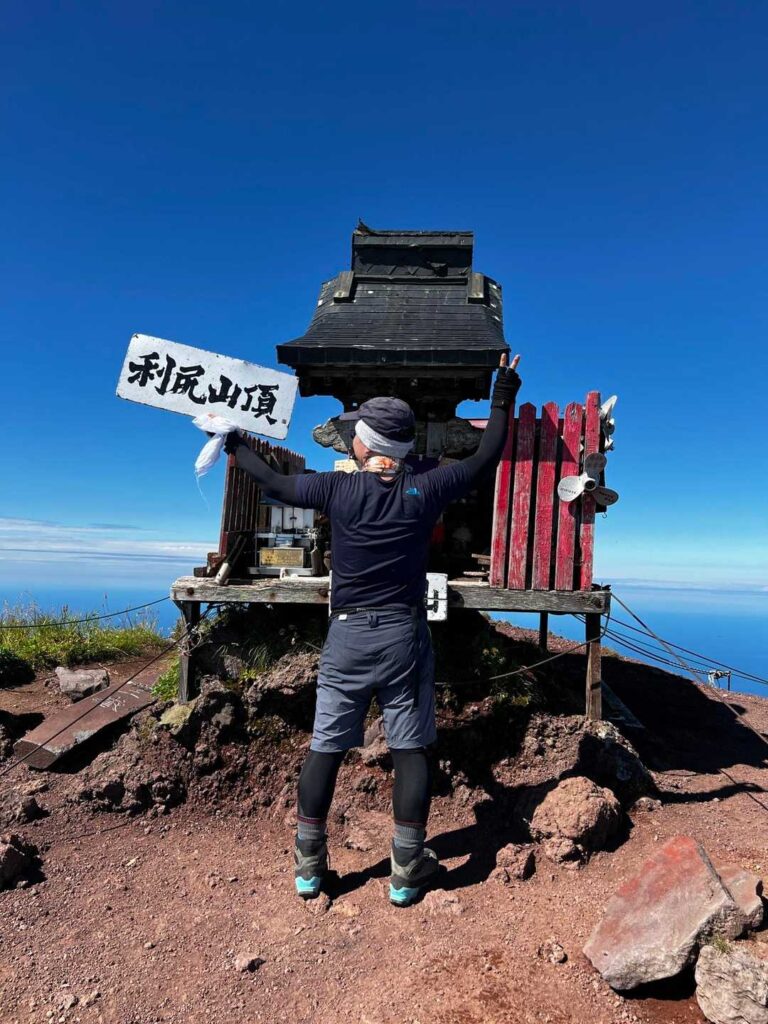 下山しながら花を眺める