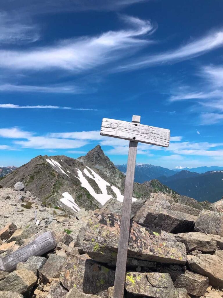 記念撮影…の後ろにまた槍が