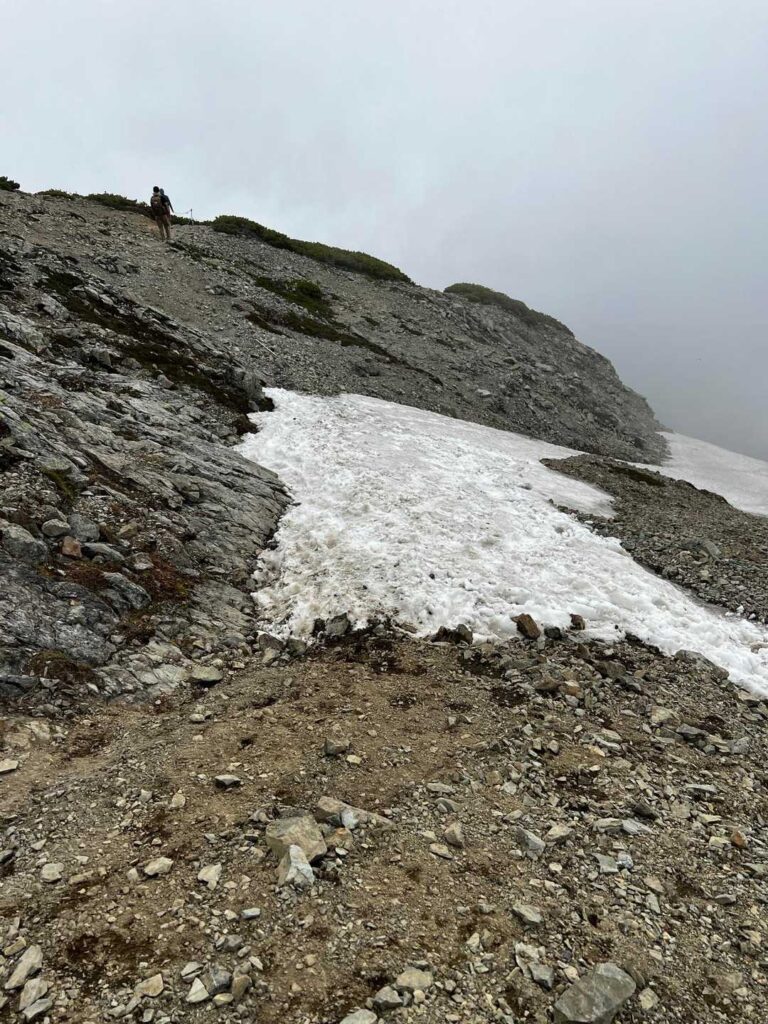 仙丈小屋へ向かう途中の雪渓