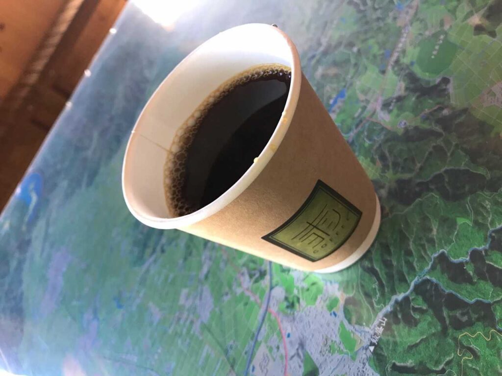弘法清水小屋で挽きたてコーヒー