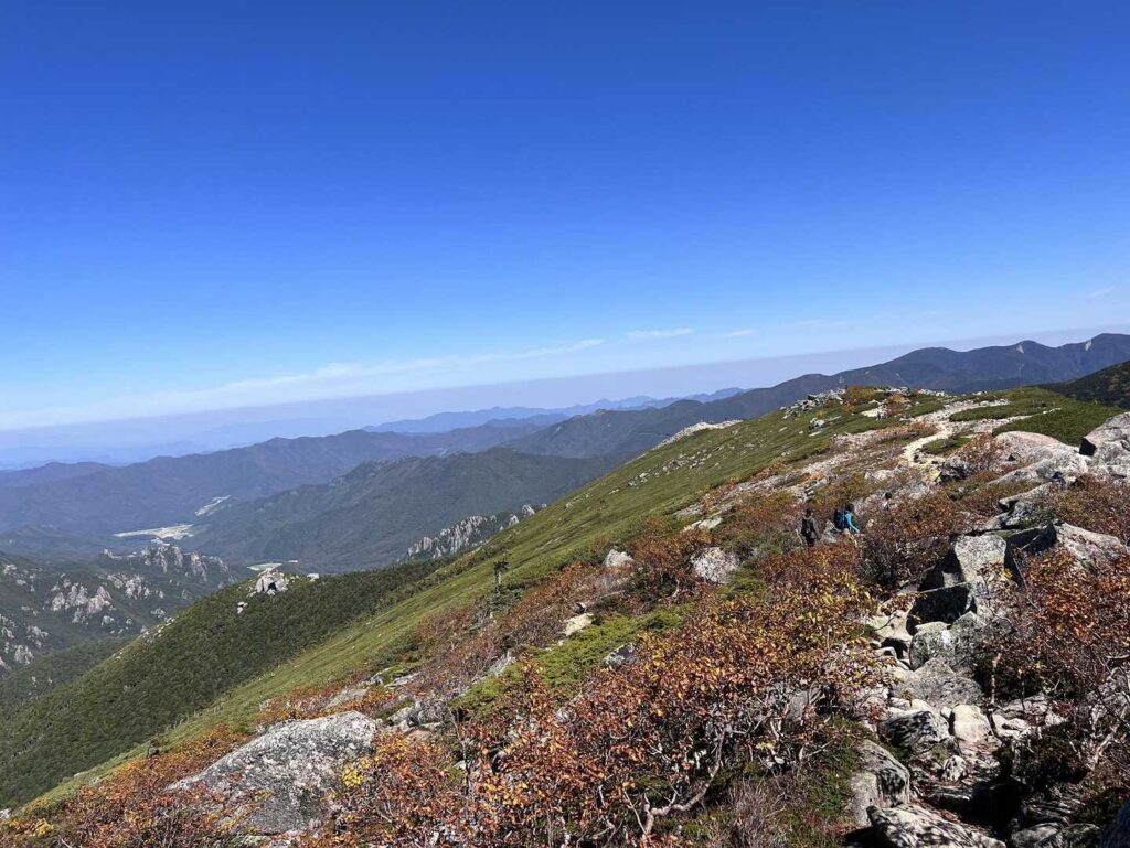 朝日岳からの見納めの展望