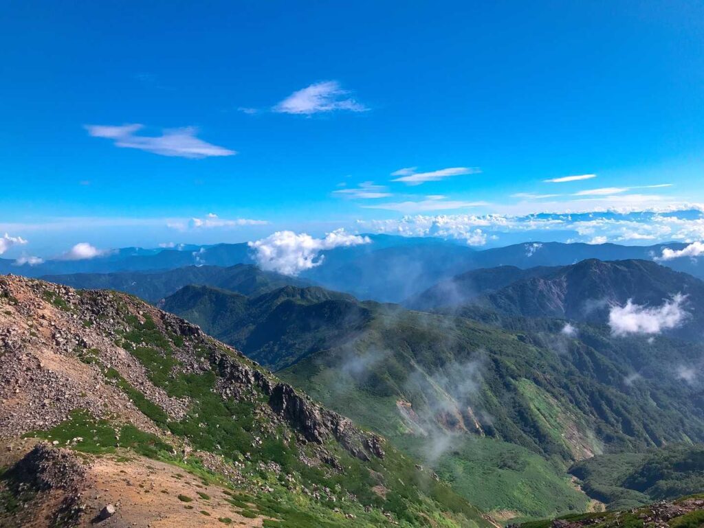 山頂から見えたアルプスの山々