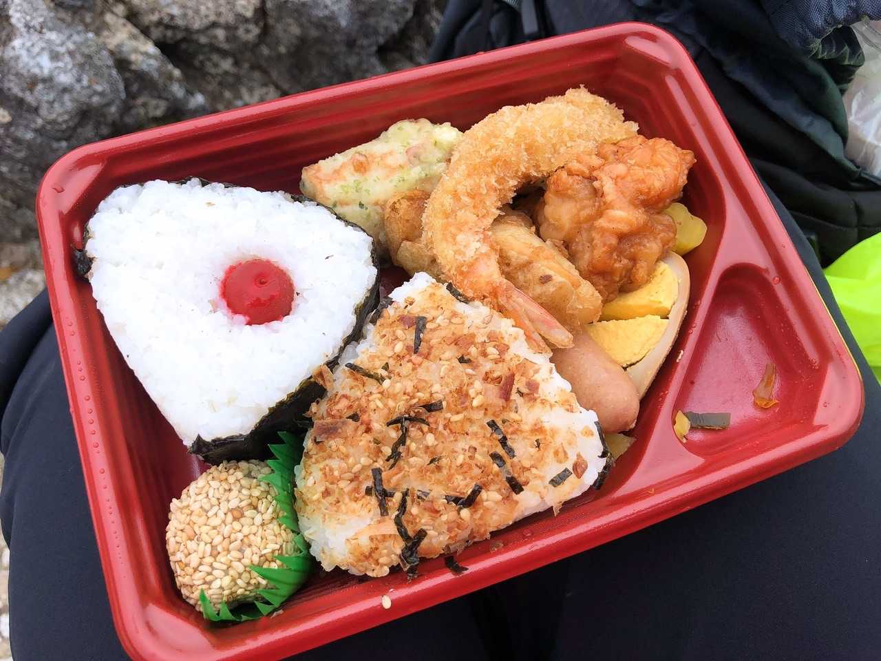山頂でのお昼ごはん