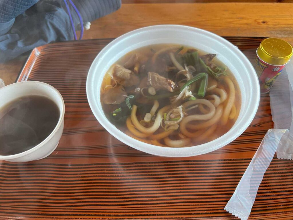 山菜うどんで温まる