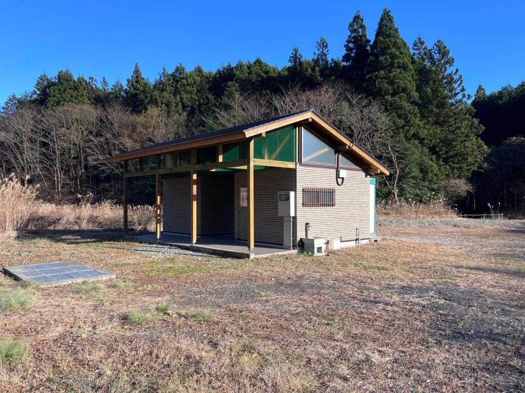 下山口付近のトイレ