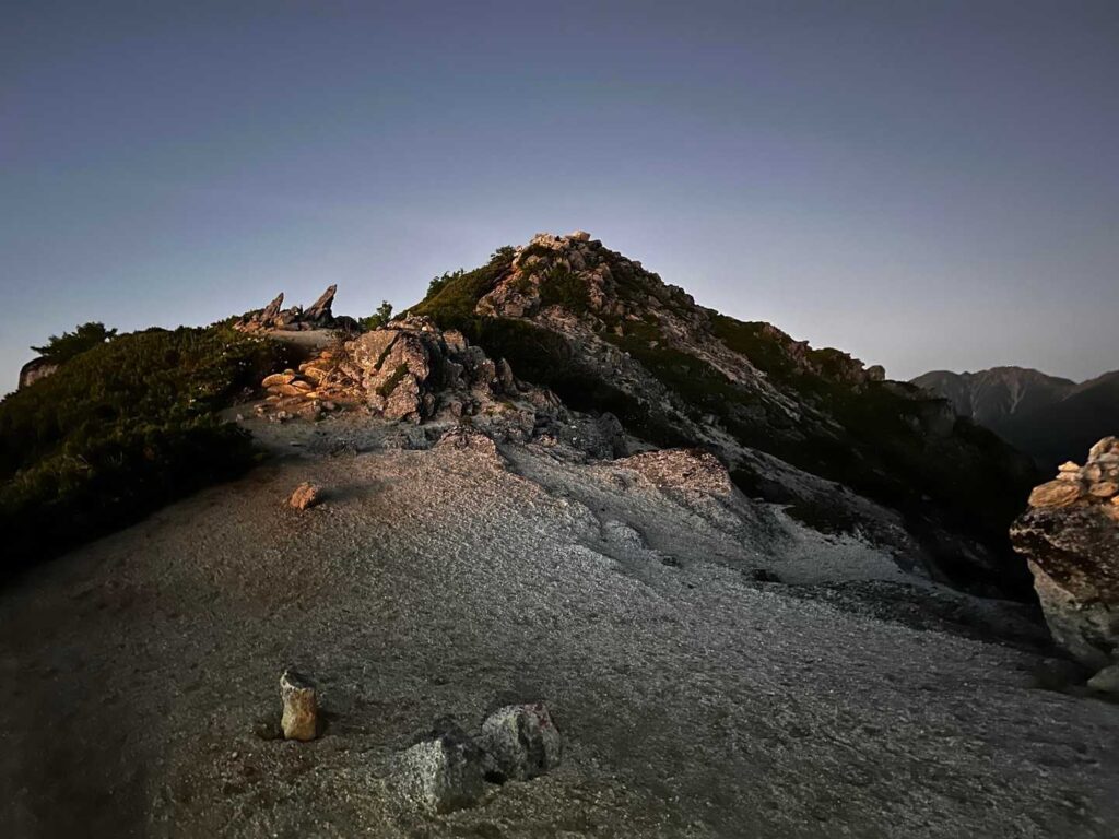観音岳が見えてきた