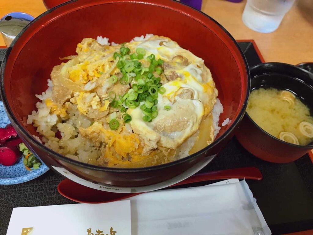 下山後の比内地鶏丼