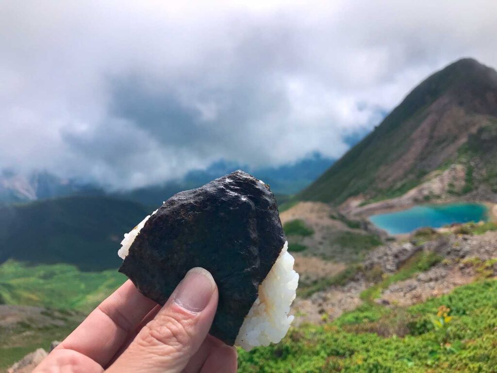 大汝峰で小腹を満たす