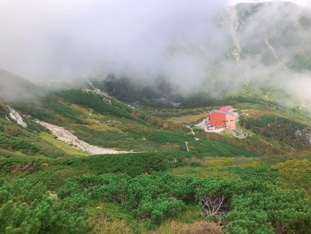 ロープウェイ乗り場が見えてきた