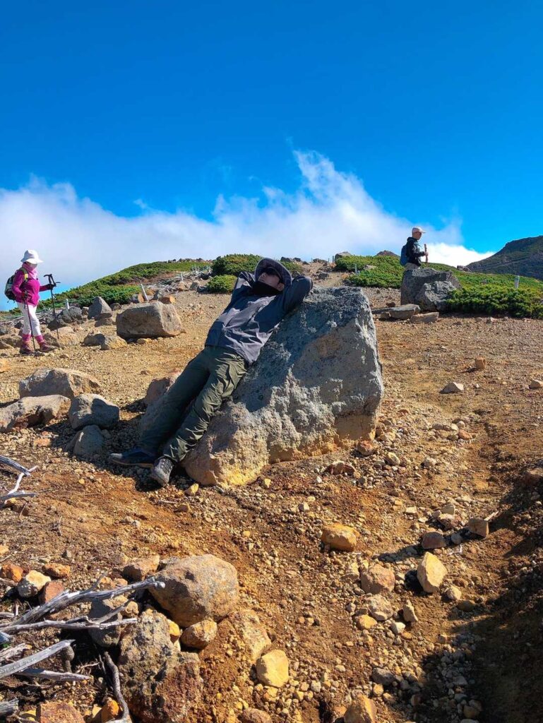 魔王岳でお昼寝
