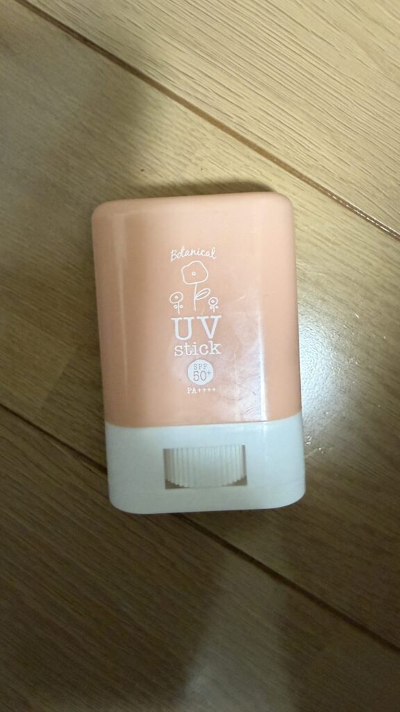 塗り直し用に持ち歩いているビューテロンドUVスティック