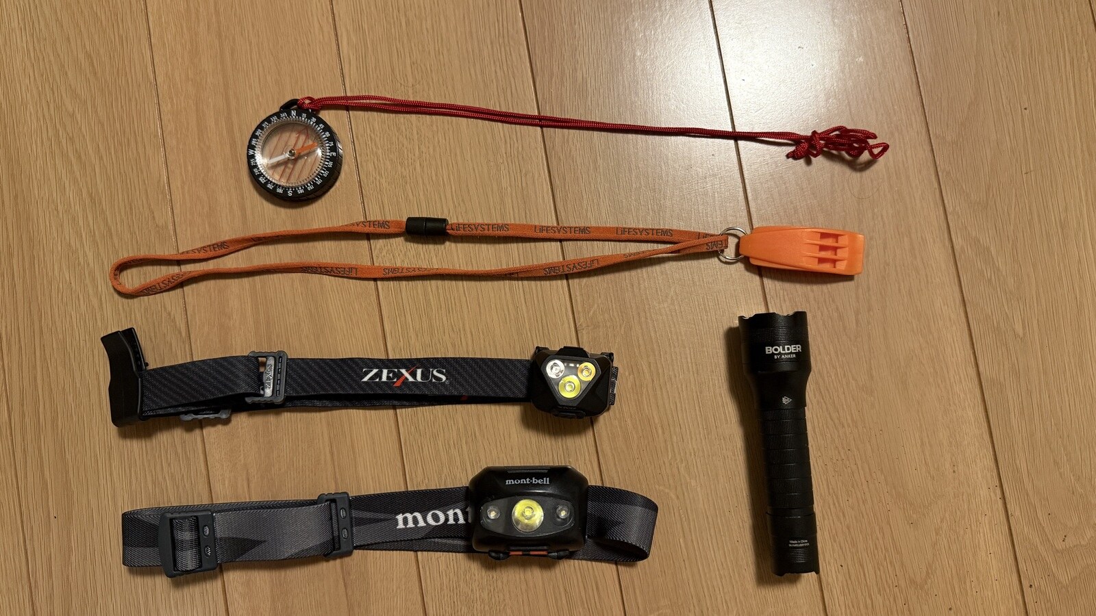 ZEXUSとモンベルのヘッドランプ2灯