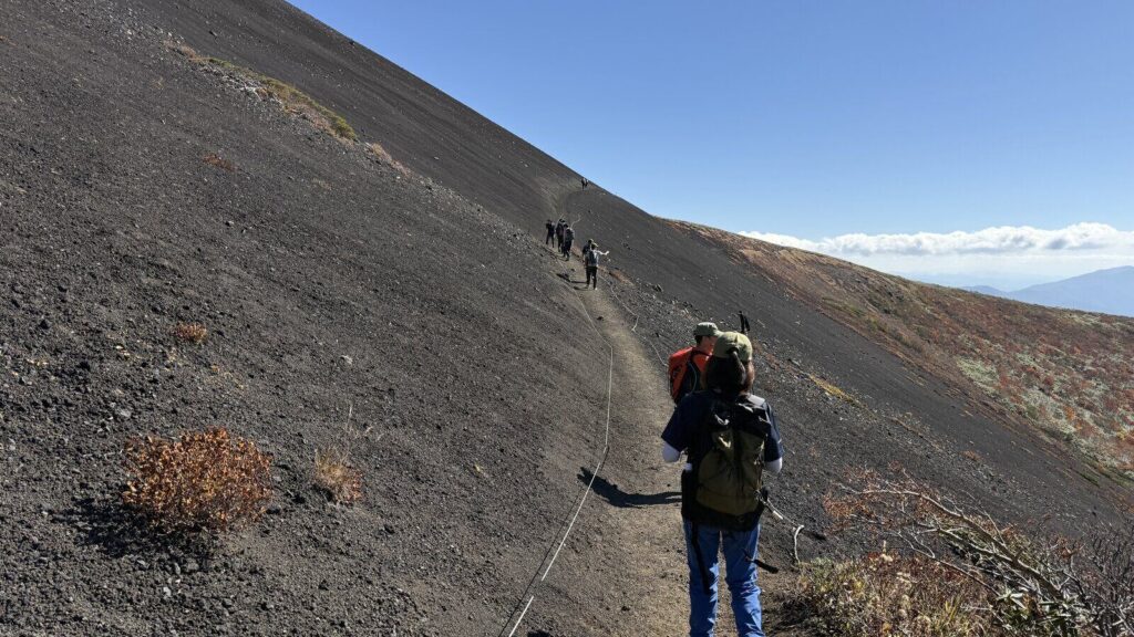 大焼砂。富士山の砂走りのような砂の道